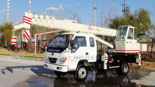 點(diǎn)擊查看詳細信息<br>標題：8噸汽車(chē)吊 閱讀次數：3122