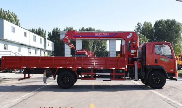 點(diǎn)擊查看詳細信息<br>標題：6.3噸東風(fēng)160馬力隨車(chē)吊 閱讀次數：1873