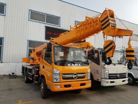 點(diǎn)擊查看詳細信息<br>標題：10噸凱馬汽車(chē)吊 閱讀次數：2093
